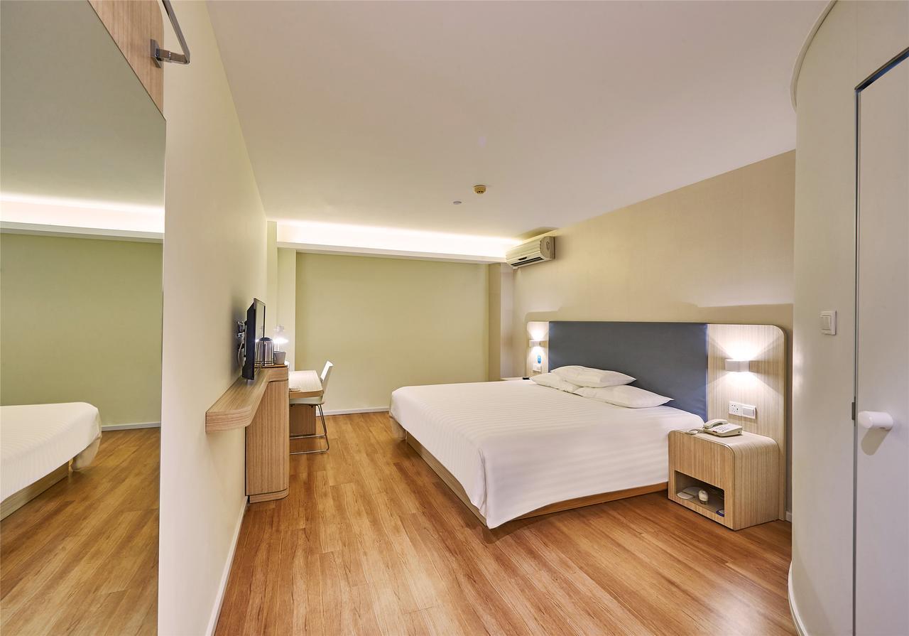Hanting Hotel Qingdao Zhanqiao Railway Station Exterior foto
